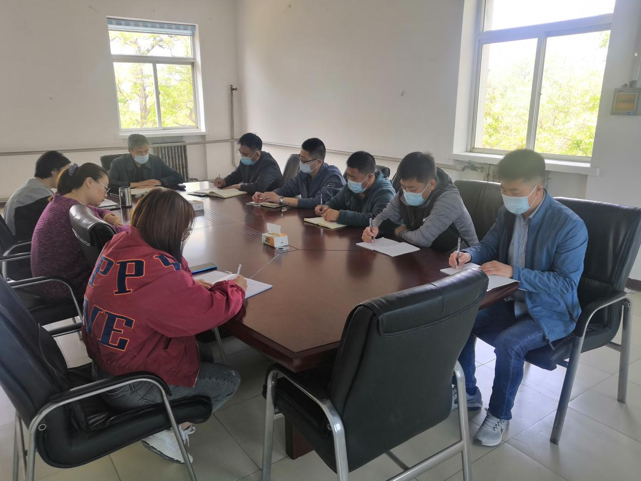 �������Ĵ���ʡ�����ֵ�ʷѧϰ�����쵼С�飨���󣩻��龫��